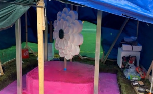 Prve snimke spomenika Cvijet Srebrenice ispred UN-a: Simbol sjećanja na žrtve genocida