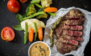 Iskusni kuhar otkriva tajnu savršenog bifteka: Postupak koji obećava vrhunsku deliciju