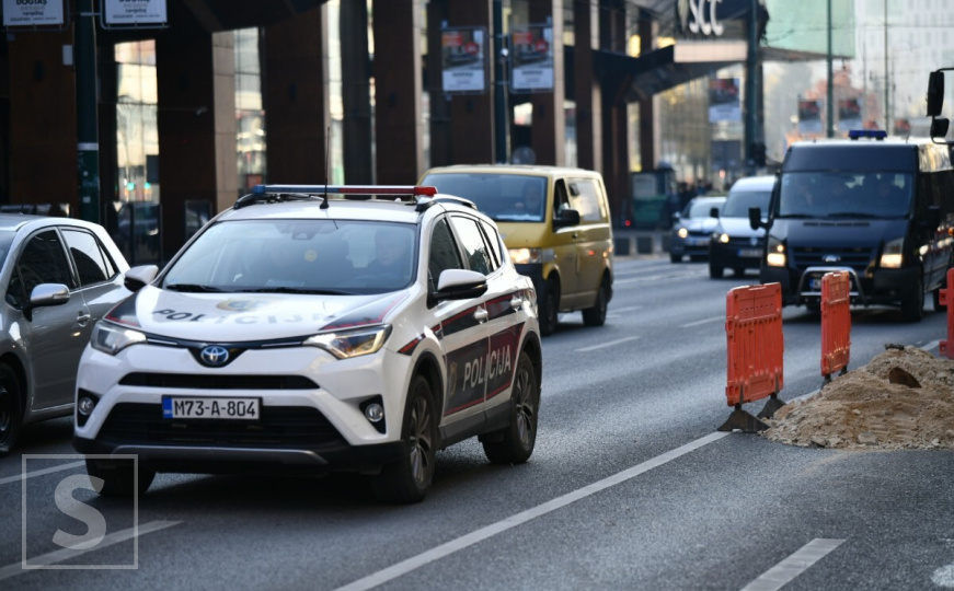 Velika akcija policije u Sarajevu: Zaplijenjeno više od 38 kg droge, uhapšene tri osobe