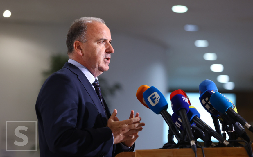 Dženan Đonlagić: "Ovo je kristalno jasna poruka strankama Trojke"