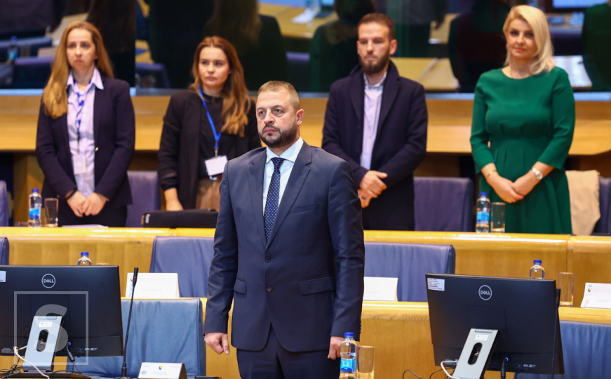 Nakon još jedne propale sjednice Doma naroda PSBiH: Optužbe za SNSD i HDZ za blokadu i paralizu BiH