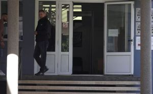 Lomili prste dječaku: Dvojica policajca MUP-a RS novčano kažnjena za zlostavljanje maloljetnika