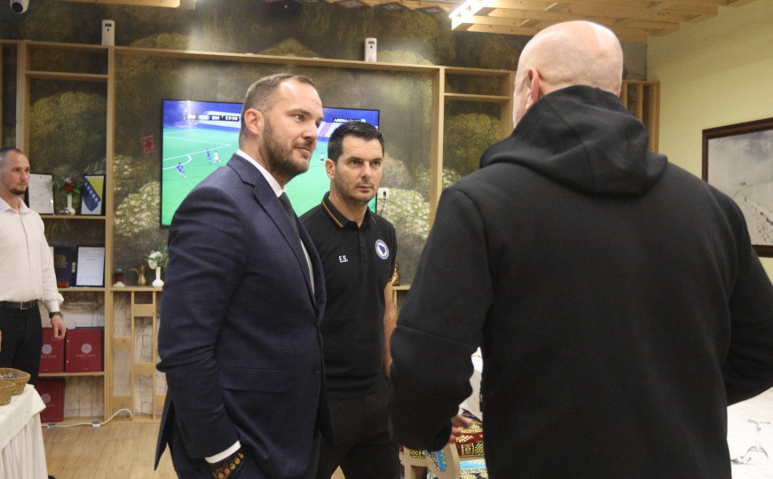 Vico Zeljković posjetio Zmajeve pred ključnu utakmicu s Rumunijom: "Svi su svjesni prilike"