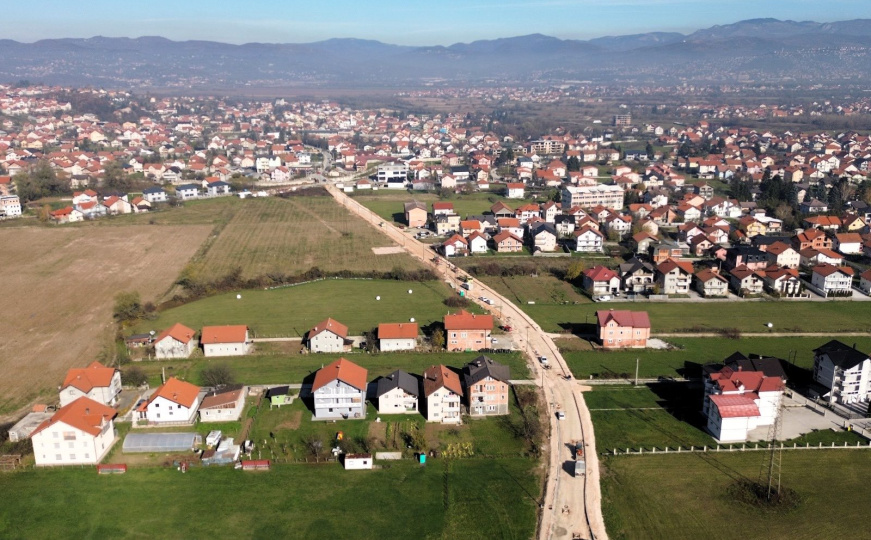 Objavljene fotografije: Počinje postavljanje prvog sloja asfalta na važnim cestama na Ilidži