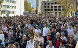 "Tuzlanski ustanak": Grad osvanuo oblijepljen plakatima, građani se pozivaju na velike proteste