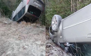 Nesreća na Bjelašnici: Automobil sletio sa ceste i prevrnuo se na krov