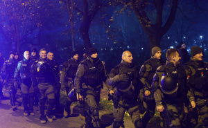 Jake policijske snage u Zenici: Pogledajte kako specijalci idu prema stadionu da dočekaju navijače