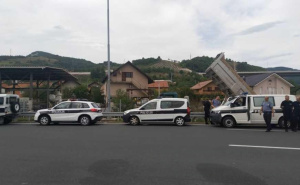 Policija traga za vozačem: Ignorisao njihove naredbe i pobjegao, pronađen automobil