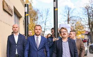 MUP RS povukao tender od 35 miliona KM: Stanivuković donio radare i cigle pred zgradu policije