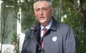 Bećirović na otkrivanju 'Cvijeta Srebrenice': "Uprkos svim patnjama, vjerujemo u budućnost BiH"