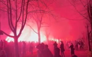 Atmosfera sve vatrenija: Pogledajte bakljadu i vatromet BH Fanaticosa u Beču