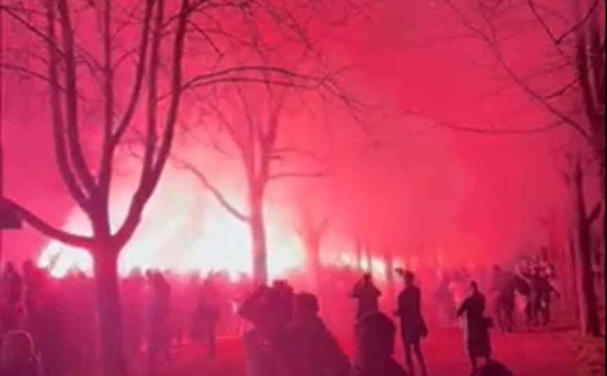 Atmosfera sve vatrenija: Pogledajte bakljadu i vatromet BH Fanaticosa u Beču