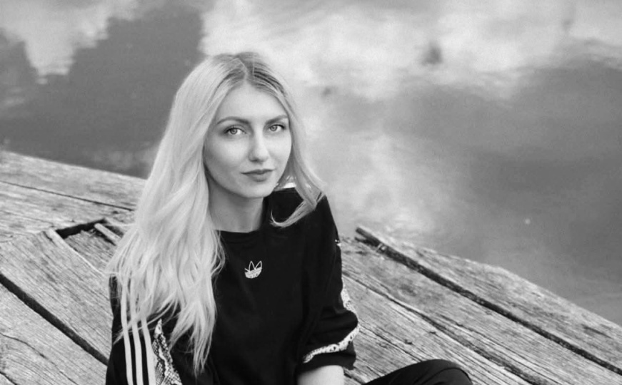 Femicid u Mostaru | Gimnazija "Ismet Mujezinović" iz Tuzle emotivno se oprostila od Aldine Jahić