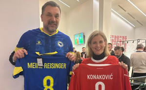 Konaković i austrijska ministrica Meinl-Reisinger zajedno prate utakmicu u Beču