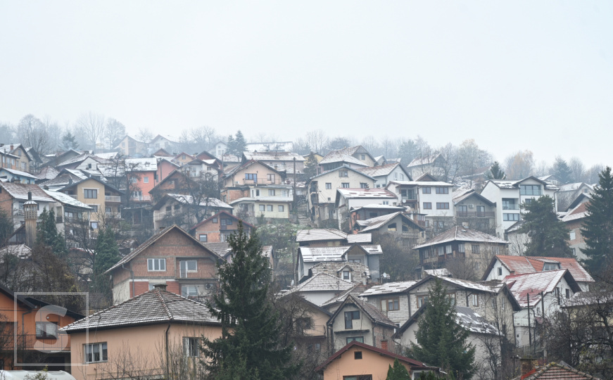 Nakon prvog snijega: Sarajevski krovovi pod bijelim pokrivačem