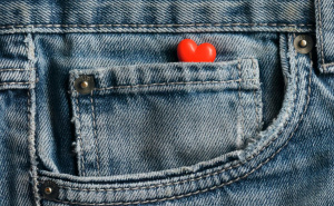 Mnogi se pitaju: Znate li za šta služi mali džep na farmerkama?