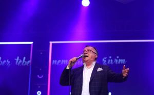 Danas bi Halid Bešlić napunio 72 godine: Legenda narodne muzike koja je živjela kroz pjesmu i dušu