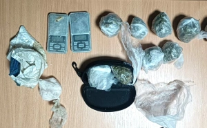 Policijska akcija u Tuzli: Uhapšen 19-godišnjak, pronađena droga