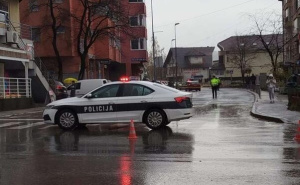 Oglasila se policija: Pronađen muškarac bez znakova života u automobilu, uviđaj u toku