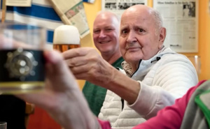 Dom za stare u Njemačkoj otvorio pub za štićenike: Puštaju im stare pjesme, bude sjećanja i emocije