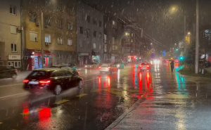 Pahulje nad Sarajevom: Snijeg stigao i u glavni grad BiH, pogledajte prizore sa ulice