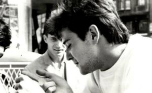 Crvena jabuka i pjesma dana: "Kad bi otišla, sama bi se preko Bosne, brzim vratila..."