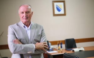 Lijepe vijesti: Ministar odbrane Zukan Helez postao djed po drugi put