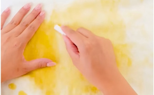 Kako ukloniti mrlje od citrusa sa odjeće i tepiha: Isprobajte ovaj trik