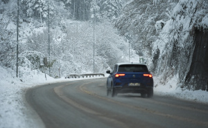 Vozači, oprez: Poledica na cestama širom BiH, na autoputu A-1 smanjena brzina kretanja