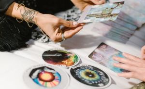 Tarot tumač otkriva: Ovo je najpovoljniji datum za postavljanje ciljeva za 2026. godinu