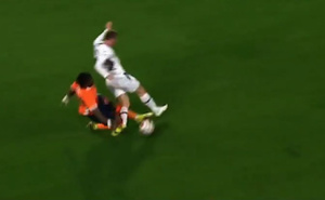 Teška povreda Edina Višće tokom utakmice: Morao napustiti teren