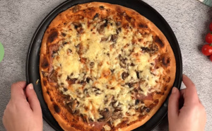 Tri trika za savršenu smrznutu pizzu: Kako je pretvoriti u restoranski obrok