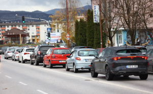 Saobraćajni kolaps: Ogromne gužve ka Istočnom Sarajevu, građani iskoristili dan za kupovinu u RS