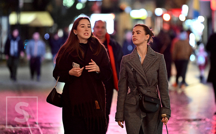 Utorak večer - šetnja Sarajevom na Dan državnosti BiH: Pogledajte prizore iz centra grada