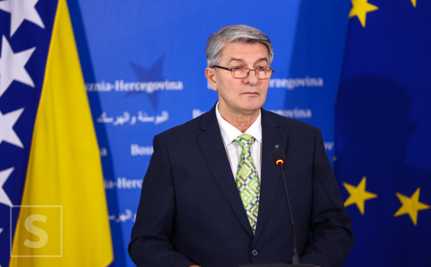 Mehmedović: Udruženi poduhvat SNSD-a i HDZ-a vodi ka obespravljivanju Bošnjaka i slabljenju države