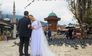 Divni prizori ispred Sebilja u Sarajevu: Čestitke mladencima