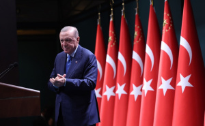 Turskom novinaru četiri godine zatvora zbog komentara o Erdoganu