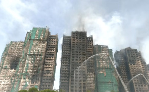 I dalje gore neboderi u Hong Kongu: Požar odnio najmanje 44 života