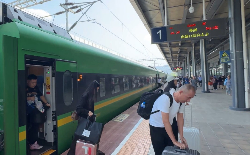 Kina: Voz naletio na grupu radnika, poginulo 11 osoba