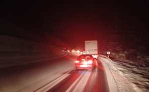 Teška nesreća kod Travnika: Povrijeđene tri osobe, saobraćaj potpuno obustavljen