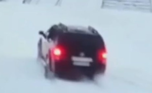 Sa vozilom bh. tablica uništio travu na čuvenoj skakaonici u Sloveniji: Šteta 40.000 eura