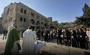 Povratak nade: Kršćanske porodice prvi put nakon 14 godina održale misu u Siriji u seoskoj crkvi