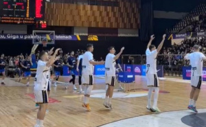 Nezapamćena atmosfera u Skenderiji: Navijači BiH izviždali igrače Srbije, odjekuje pjesma Fanaticosa