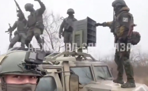 Širi se snimak ruskih vojnika u Pokrovsku: Pogledajte šta rade opkoljenim ukrajinskim borcima