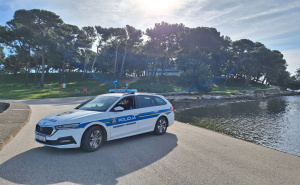 Policija zaustavila vozača u Splitu: On ugrizao policajca, pa preminuo