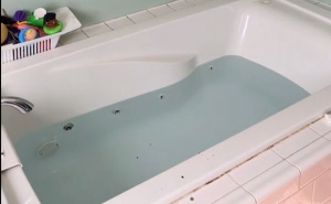 TikTokerica podijelila snimak: Plijesan u kupatilu postaje ozbiljan rizik