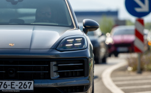 Ruski bogataši ostali zatečeni: Njihovi Porsche automobili iznenada prestali raditi