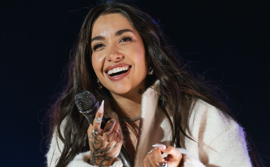 Maria Becerra ft. El Alfa & XROSS - HACE CALOR