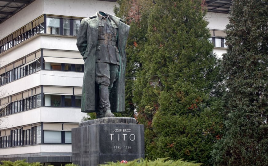 Vandalizam u Velenju: Odsjekao glavu na spomeniku Josipa Broza Tita