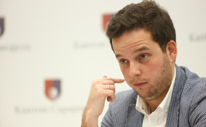 Reddit i građani bili spremni, samo premijer KS Nihad Uk nije: Zakazao gostovanje pa se nije javio